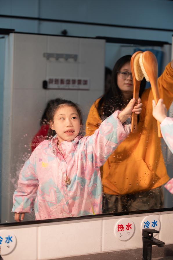 行业认可稳居「高端国货身体护理品牌TOP1」不朽情缘游戏网站址浴见 2025 年获多项(图2)